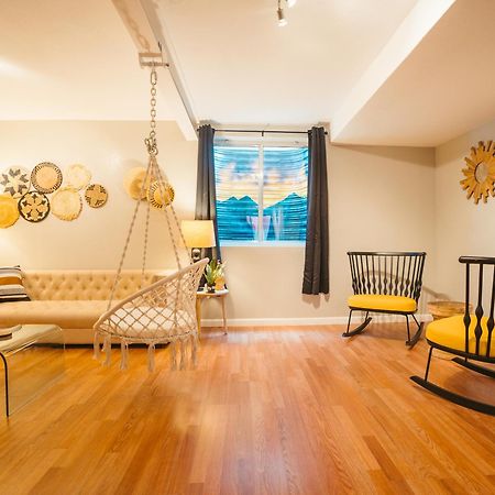 Windsor Retreat Private Basement Suite DEN Exterior foto