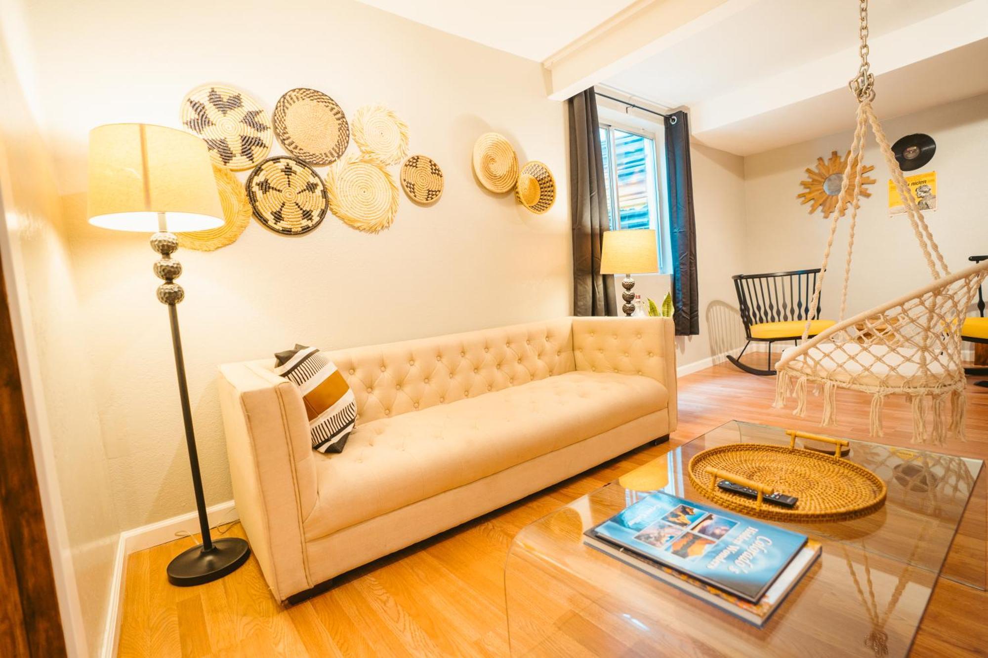 Windsor Retreat Private Basement Suite DEN Exterior foto